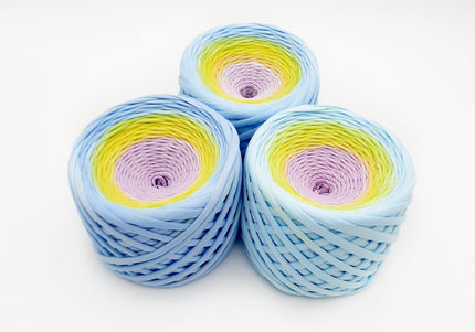 Ar rokām krāsota dzija Nr.1