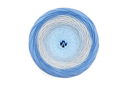 Ar rokām krāsota dzija Nr.4