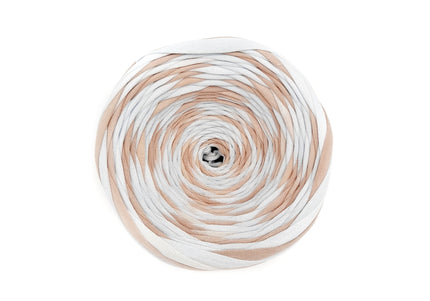 Ar rokām krāsota dzija Nr.8