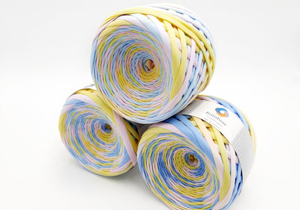 Ar rokām krāsota dzija Nr.3