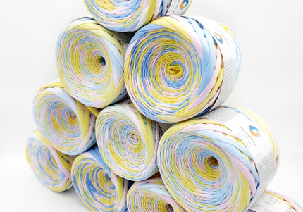 Ar rokām krāsota dzija Nr.3