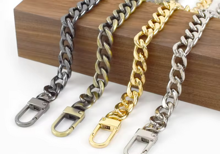 Bag chain with carabiners