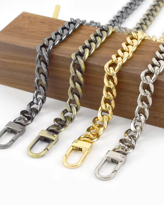 Bag chain with carabiners